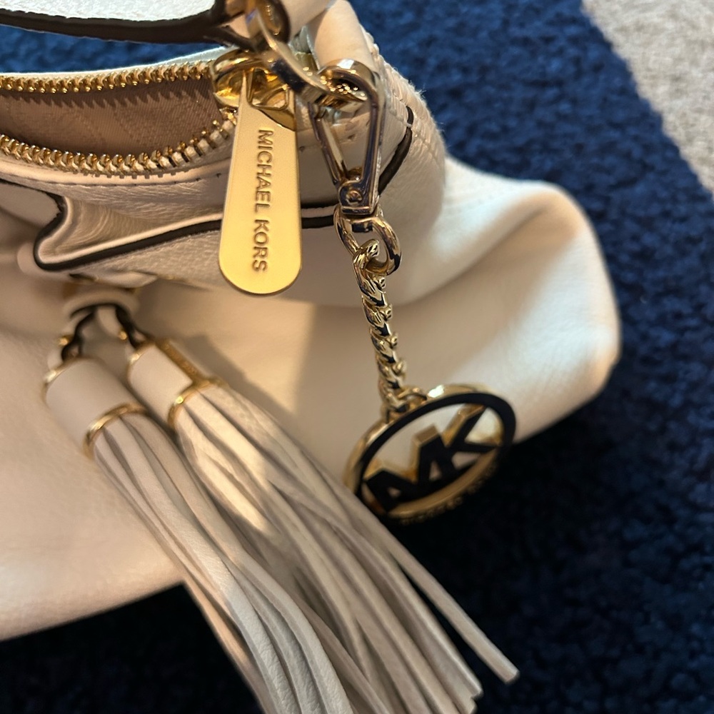 Michael Kors Camden white pebbled crossbody - Picture 9 of 10
